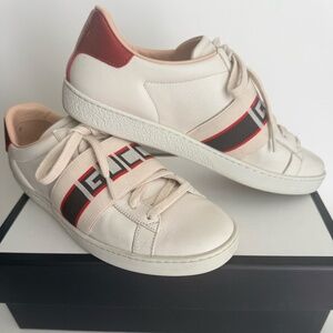 GUCCI ACE SNEAKERS - STRIPE IVORY - US 7 - BOX INCLUDED